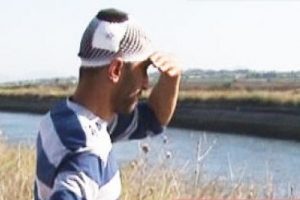 Hasteneden &ccedil;ıktı, eşine koştu
