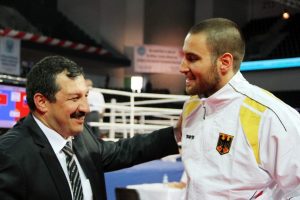 Gurbet&ccedil;i şampiyonların peşindeyiz