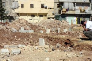 Esad'in askerleri mezarlıkları kuşattı
