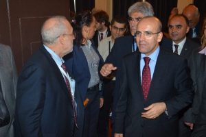 "&Ouml;n&uuml;m&uuml;zdeki 40 yılda da geleceğimiz iyi olacak''