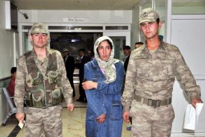 18 yıl şiddet g&ouml;ren kadın jandarmaya sığındı