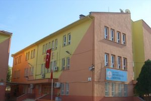 9 &ouml;ğretmen hakkındaki soruşturmaya velilerden tepki