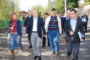 "Mahalle ziyaretlerinden keyif alıyorum"