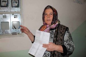 Eşinin borcu y&uuml;z&uuml;nden astımlı hastanın elektriğini kestiler
