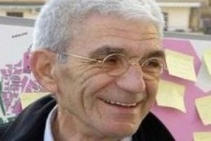D&uuml;nya T&uuml;rkleri seven bu adamı konuşuyor