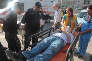 Kartepe'de 2 otomobil &ccedil;arpıştı: 1 yaralı