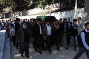 İntihar ettiği iddia edilen polis memuru toprağa verildi