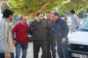 Annesini &ouml;ld&uuml;ren şizofreni hastası adliyede