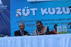 Kılı&ccedil;daroğlu "s&uuml;t kuzusu" projesini tire'de imzalaladı