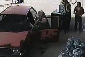 T&uuml;p hırsızı kadını &ouml;ld&uuml;r&uuml;yordu