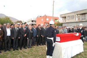 Şehit polis son yolculuğuna uğurlandı
