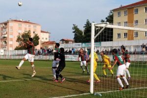 Mudanya 9 kişilik rakibine yenildi