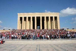 Sel&ccedil;uk'un 'Anıtkabir' &ccedil;ıkarması