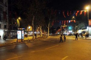 Taksim'de in cin top oynuyor!