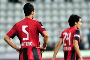 10 haftada tek galibiyeti bulunan takım