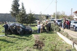 Kuyumcu hırsızları kaza yapınca yakalandı