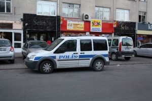 14 yaşındaki &ccedil;ocuğu kandıramadılar