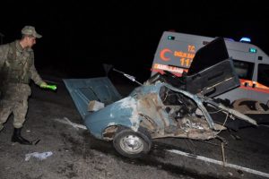 Kızılay kan taşıma aracı kaza yaptı: 1 &ouml;l&uuml;, 3 yaralı
