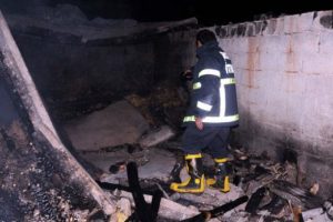 Kan davasında intikam i&ccedil;in evleri yaktılar