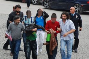 Kalpazanların oyununu polis bozdu