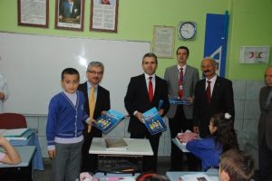 &Ouml;ğrencilere 'sosyal g&uuml;venlik' kitabı