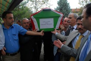 Eski başsavcı son yolculuğunda herkesi ağlattı