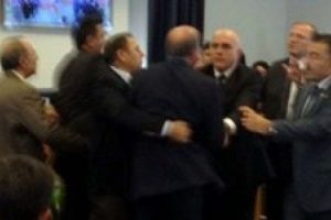 Meclis'te yalakalık tartışması