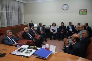 Gittiği okulu değiştiren &ouml;rnek m&uuml;d&uuml;re G&uuml;lsar'dan &ouml;vg&uuml;