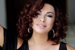 Naz Elmas'a &ccedil;attı