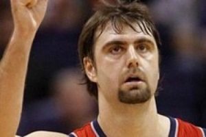 Mehmet Okur basketbolu bıraktı