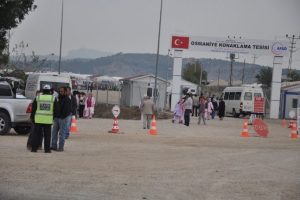 Suriyelilerin kampında olay: 2 asker yaralı