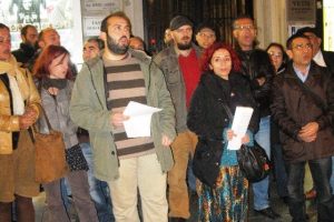 Agos gazetesi &ouml;n&uuml;nde a&ccedil;lık grevlerine destek