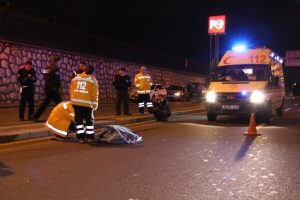 Karşıya ge&ccedil;mek isterken &ouml;ld&uuml;