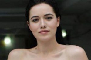 Hakaret davası ertelendi