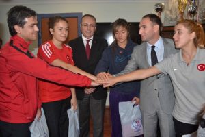 Minderin şampiyonlarına &ouml;d&uuml;l