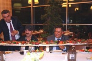 Metrelik Adana kebabı &Ouml;zcan Deniz'e "diyet" bozdurdu