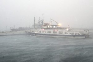 Fırtına Balıkesir'de, hortum Antalya'da