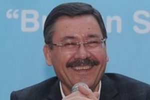 G&ouml;k&ccedil;ek 600 takip&ccedil;i ile mahkemelik