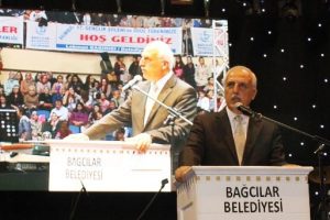 "Herkes 10 kasım'da Taksim'e &ccedil;elenk koyabilir"