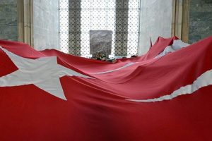 B&uuml;y&uuml;k &Ouml;nder Atat&uuml;rk'&uuml; anıyoruz