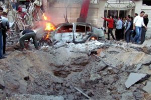 Esed yerleşim yerlerini bombalıyor