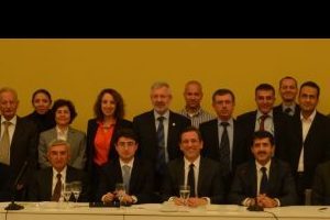 Tekstilci, &uuml;niversitede ders verecek &ouml;ğrencilerle proje geliştirecek