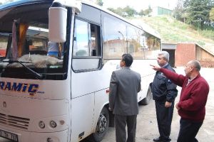 Oto faresi otogardaki ara&ccedil;ları soydu