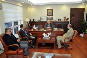Devlet Hastanesi y&ouml;neticileri Hasan Akt&uuml;rk'&uuml; ziyaret etti