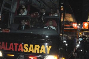 Galatasaray yağmur altında Mersin'e geldi