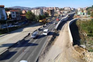 G&ouml;lc&uuml;k 2 Kavşağı'nda &ccedil;alışmalar s&uuml;r&uuml;yor
