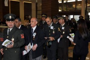 100 bin adet Atat&uuml;rk kitabı &uuml;cretsiz dağıtıldı