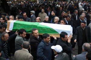 5'inci kattan d&uuml;şerek &ouml;len gen&ccedil; kız defnedildi