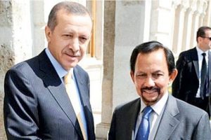 Emin &Ccedil;&ouml;laşan'dan Başbakan Erdoğan'a 10 Kasım tepkisi