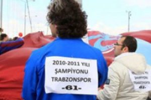 Trabzonsporlulardan Avrasya'da şampiyonluk g&ouml;ndermesi